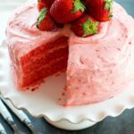 Cake with Strawberries Without Baking: A Fresh and Creamy No-Bake Treat