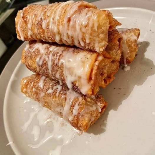 Peach Cobbler Cheesecake Stuffed Eggrolls